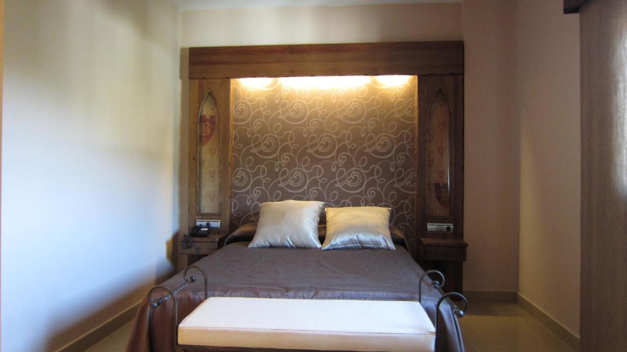 Hotel La Brasa เบเลซ เด เบเนาดาญา ภายนอก รูปภาพ
