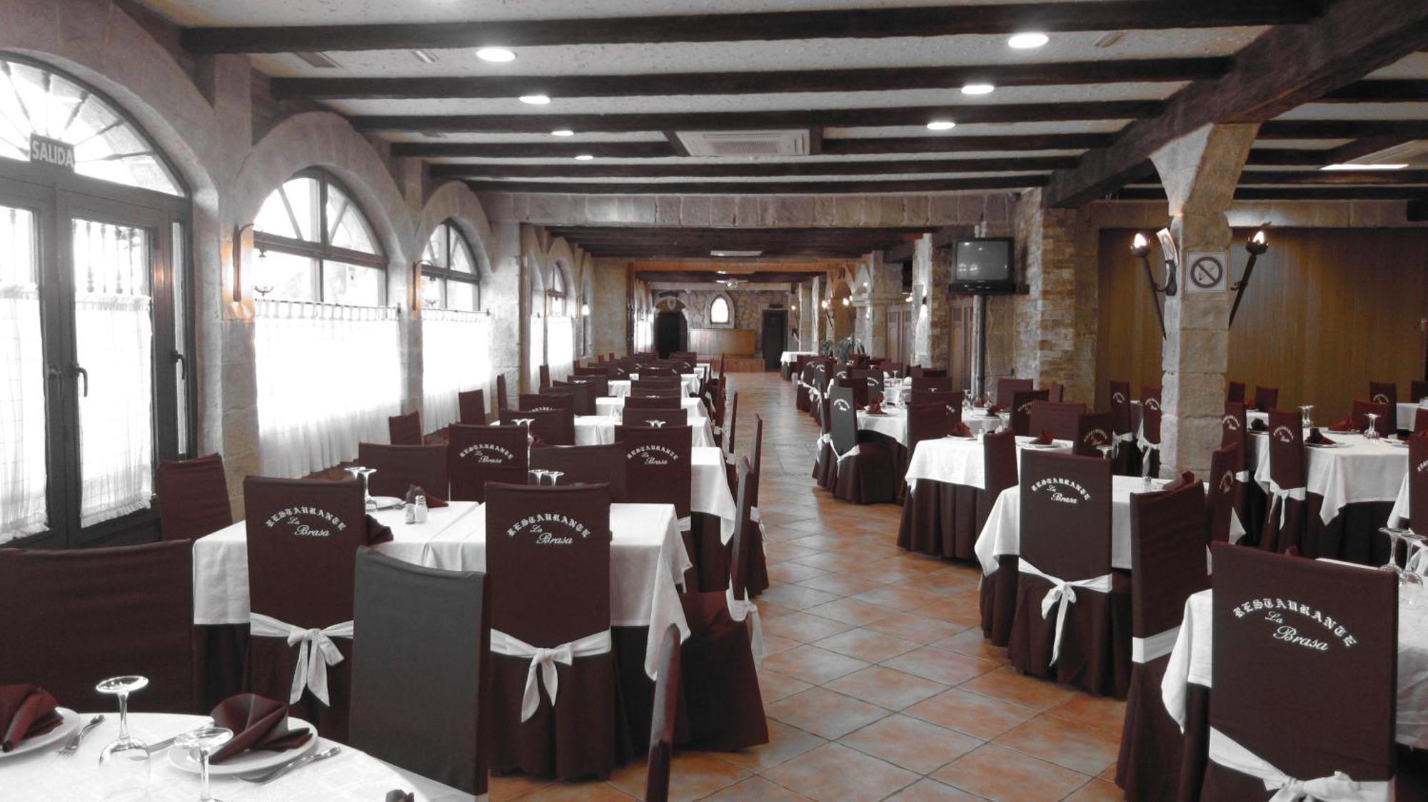 Hotel La Brasa เบเลซ เด เบเนาดาญา ภายนอก รูปภาพ