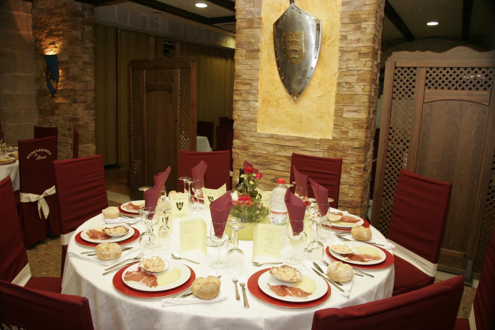 Hotel La Brasa เบเลซ เด เบเนาดาญา ภายนอก รูปภาพ